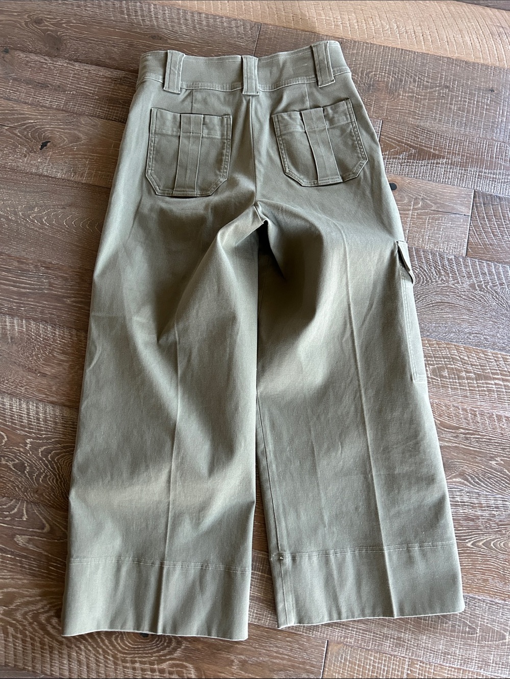 SPANX Olive Green Cargo Capris - Picture 6 of 7